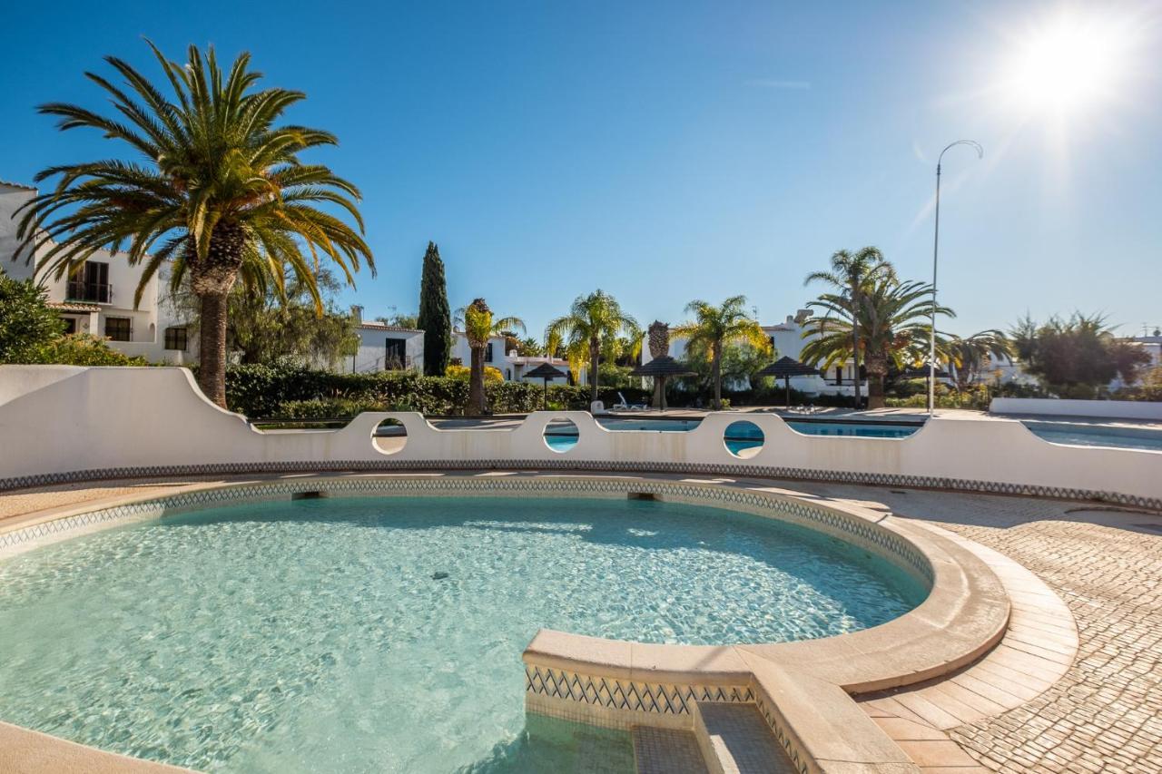 Beach Praia - Sleep 5 - Pool - Free Wi-Fi - Air Con Albufeira Exterior photo